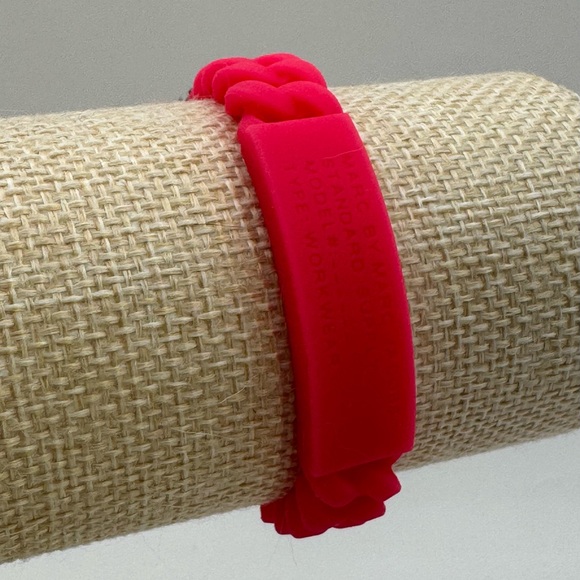 Marc Jacobs Neon Pink Silicone Bracelet - Picture 5 of 7